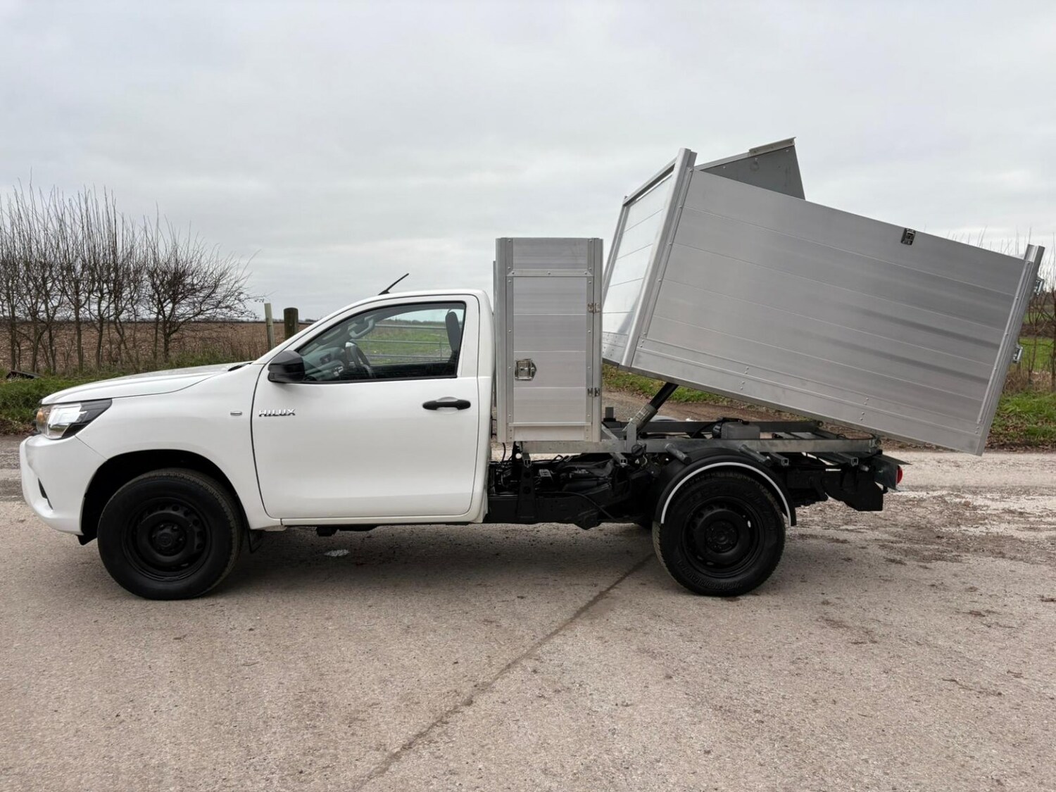Used Toyota Hilux 2018 for sale - 76656051: Photo 20