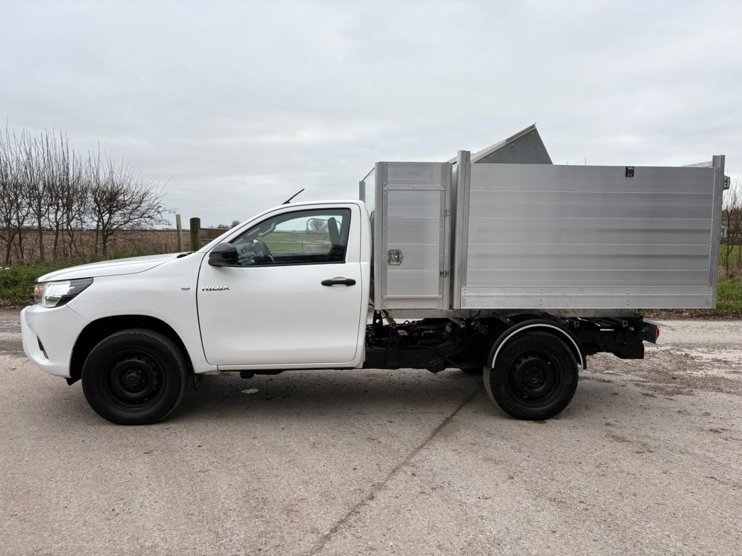 Used Toyota Hilux 2018 for sale - 76656051: Photo 21