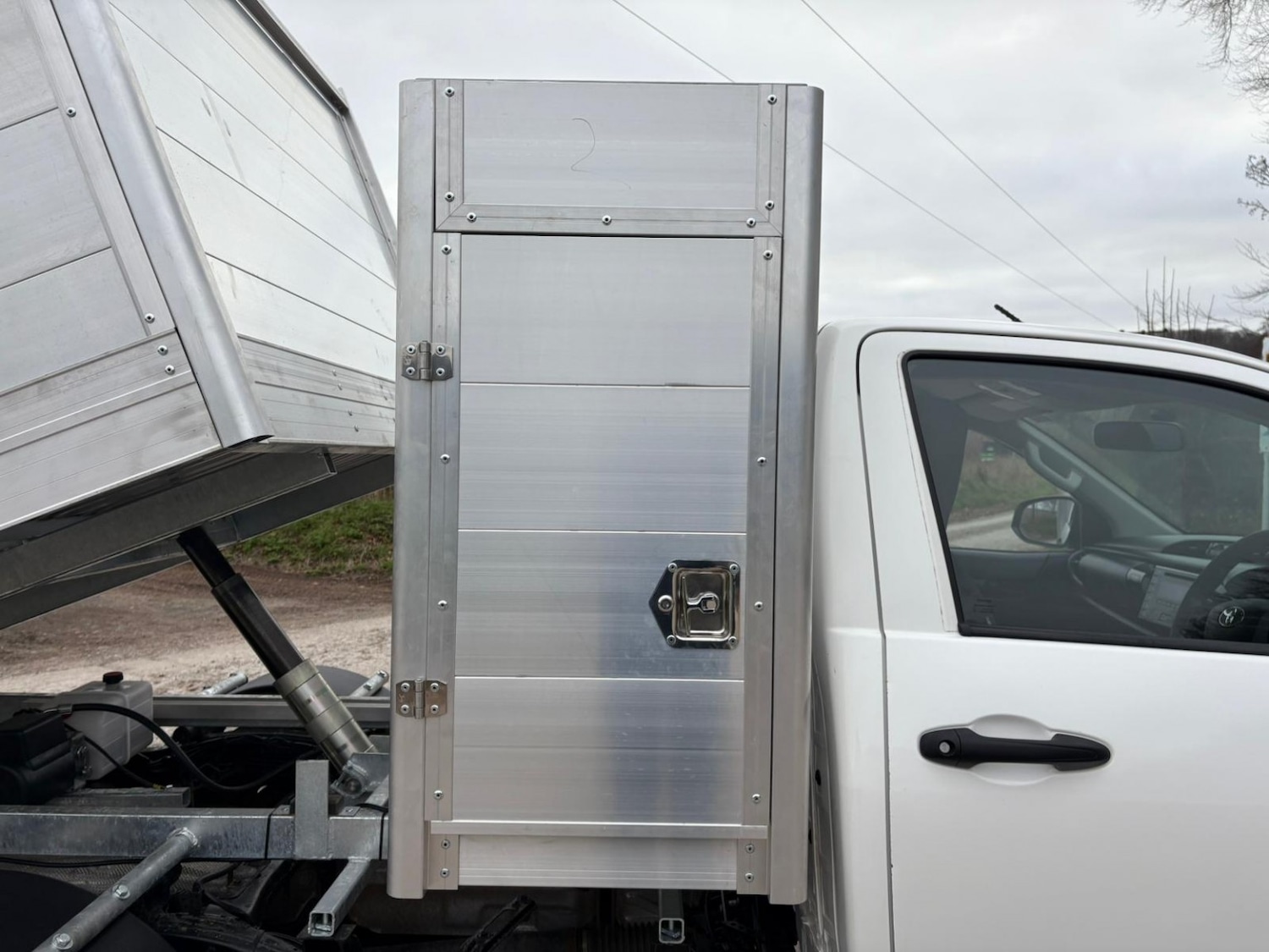 Used Toyota Hilux 2018 for sale - 76656051: Photo 28