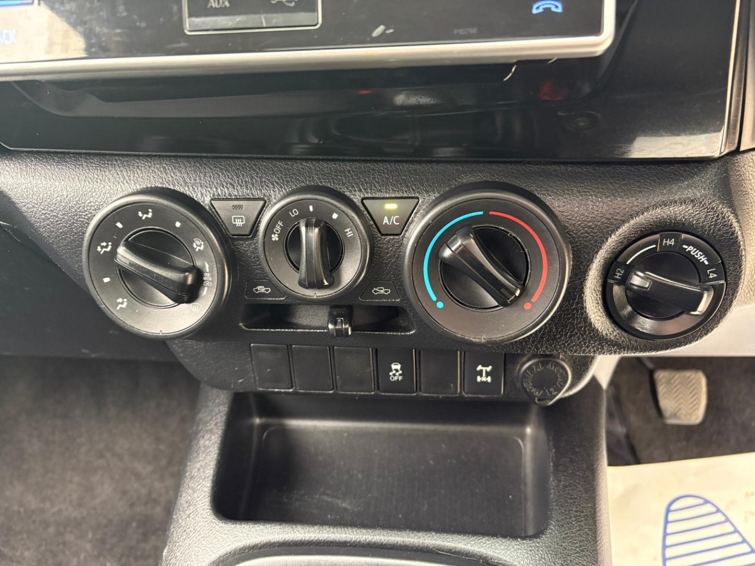 Used Toyota Hilux 2018 for sale - 76656051: Photo 4