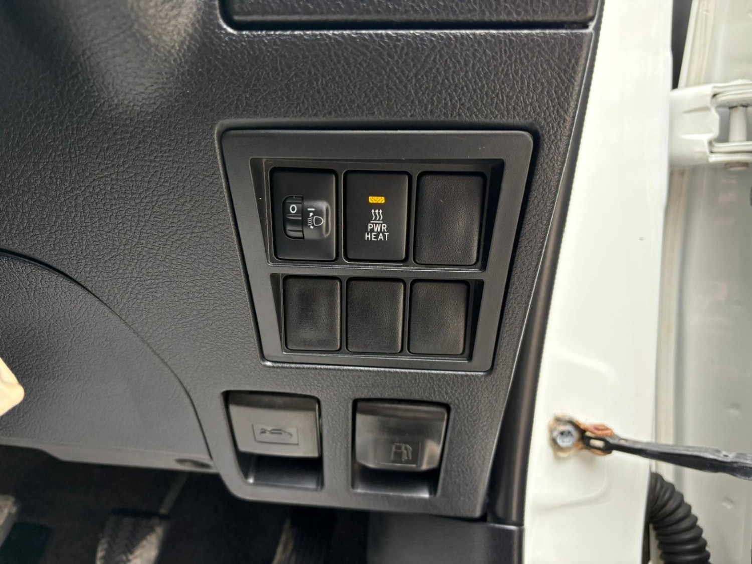 Used Toyota Hilux 2018 for sale - 76656051: Photo 9