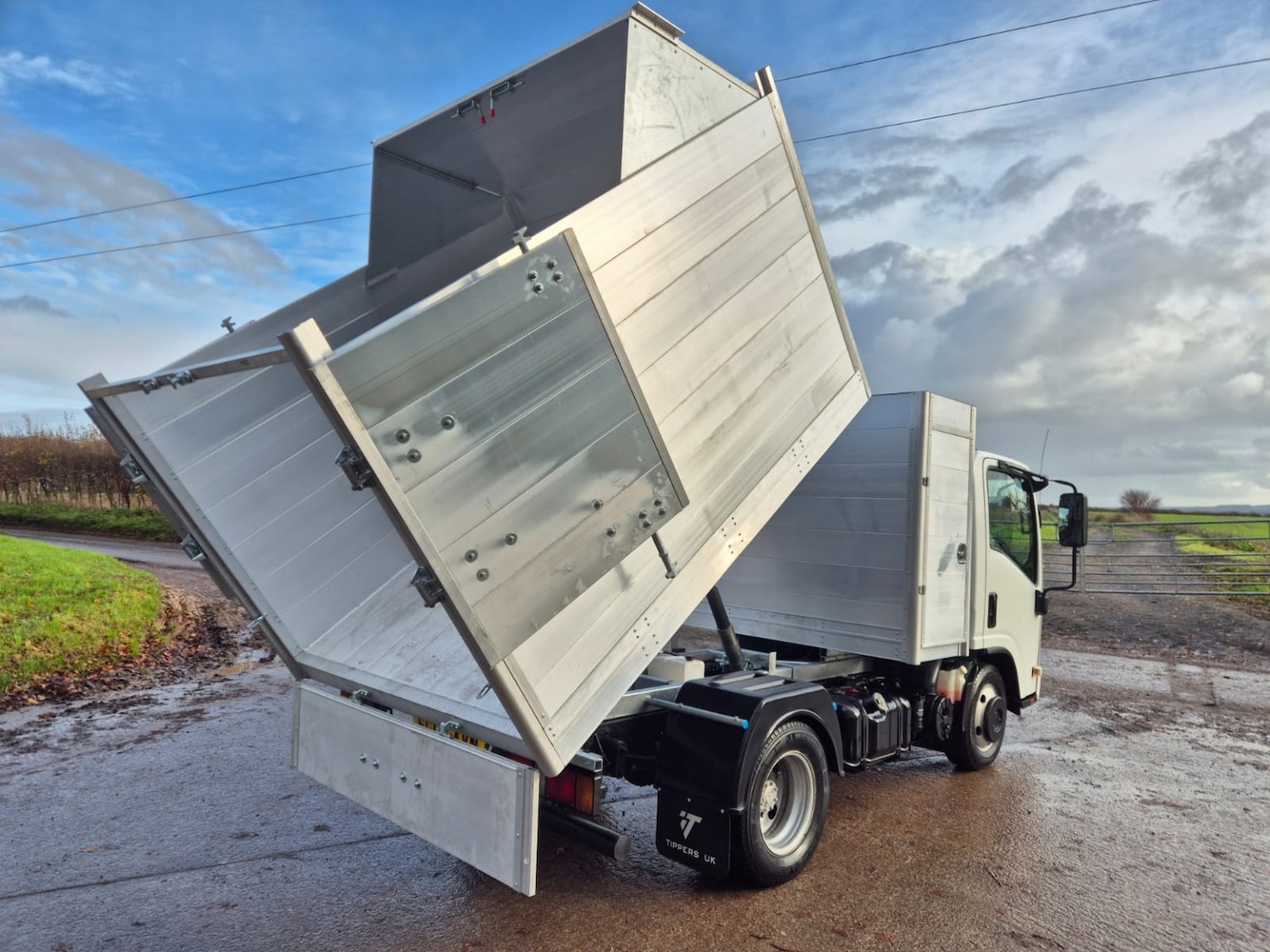 Used Isuzu Other 2017 for sale - 77148241: Photo 3