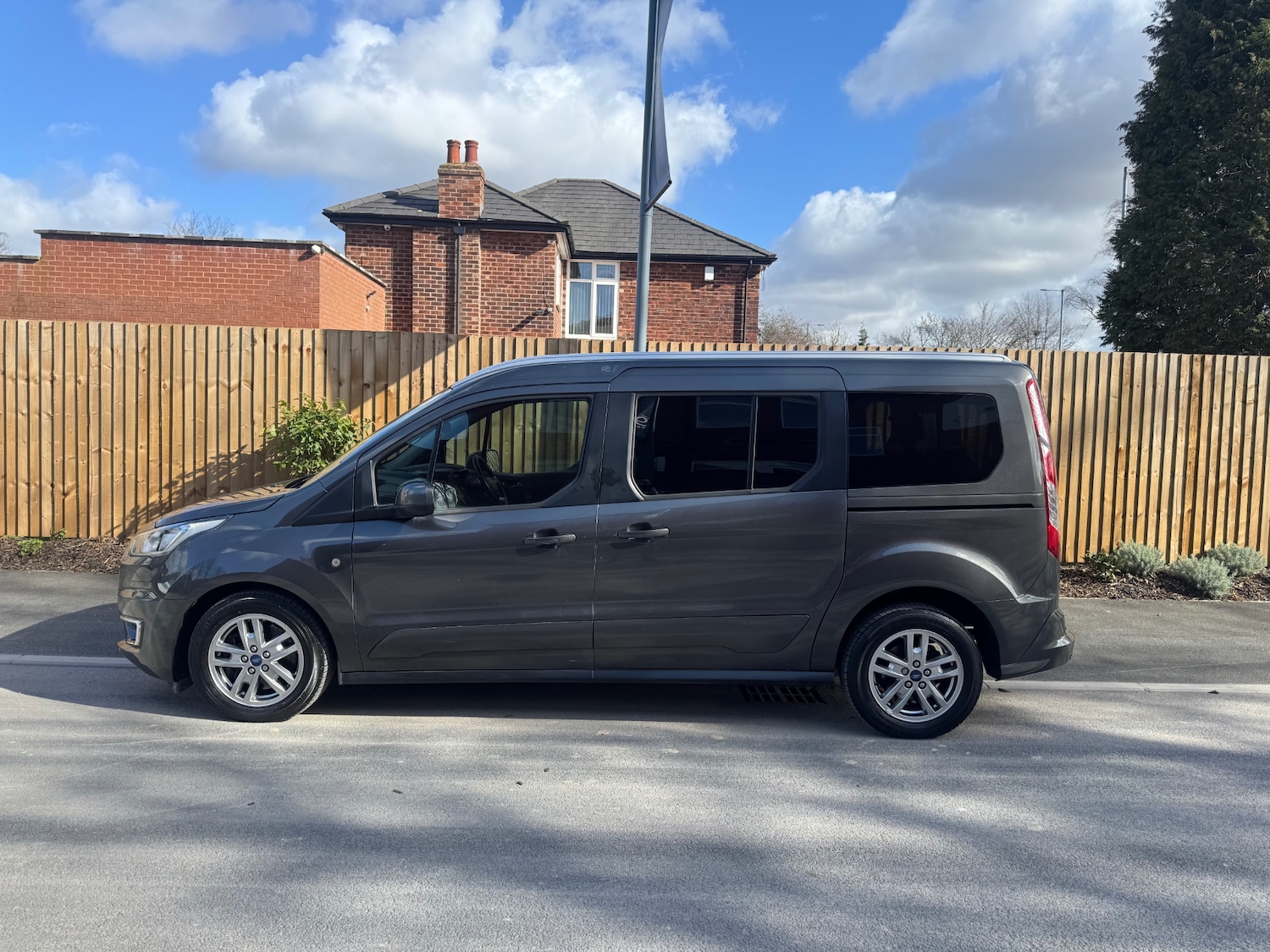 Used Ford Grand Tourneo Connect 2019 for sale - 77836801: Photo 12