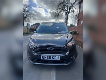 Used Ford Grand Tourneo Connect 2019 for sale - 77836801: Photo