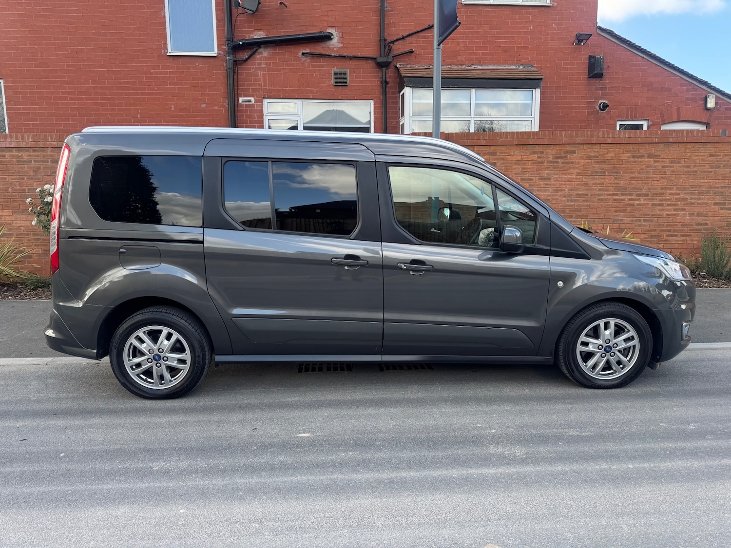 Used Ford Grand Tourneo Connect 2019 for sale - 77836801: Photo 5