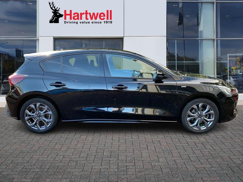 Used Ford Focus 2022 for sale - 76835500: Photo 2