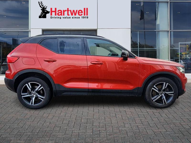 Used Volvo XC40 2020 for sale - 76835722: Photo 2