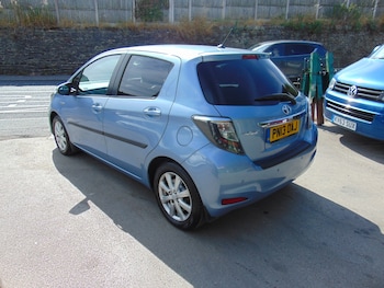 Used Toyota Yaris 2013 for sale - 79500502: Photo