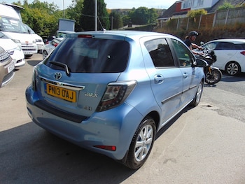 Used Toyota Yaris 2013 for sale - 79500502: Photo