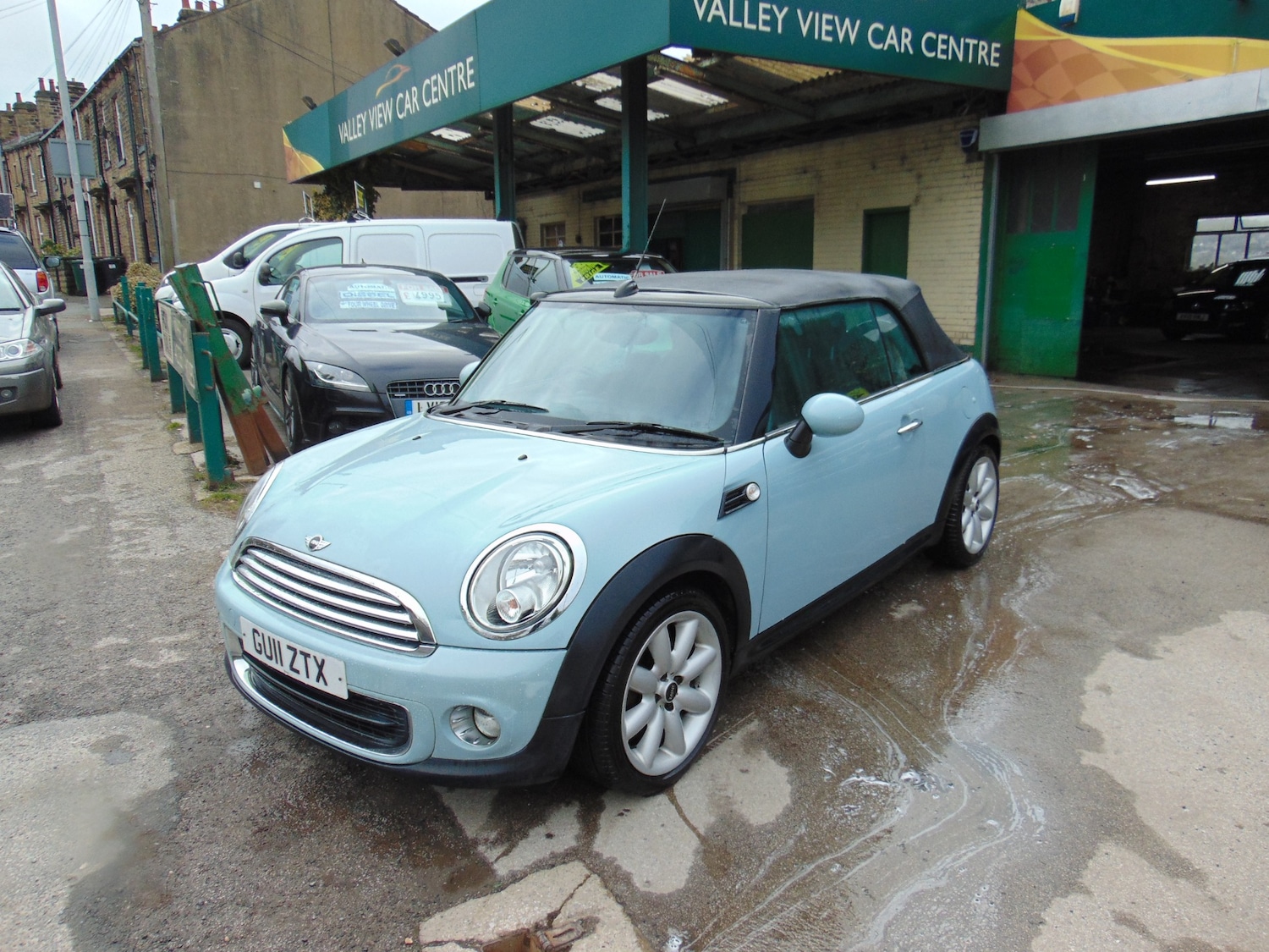 Used MINI Convertible 2011 for sale - 77630123: Photo 2