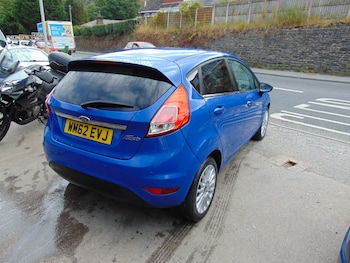 Used Ford Fiesta 2013 for sale - 79282930: Photo