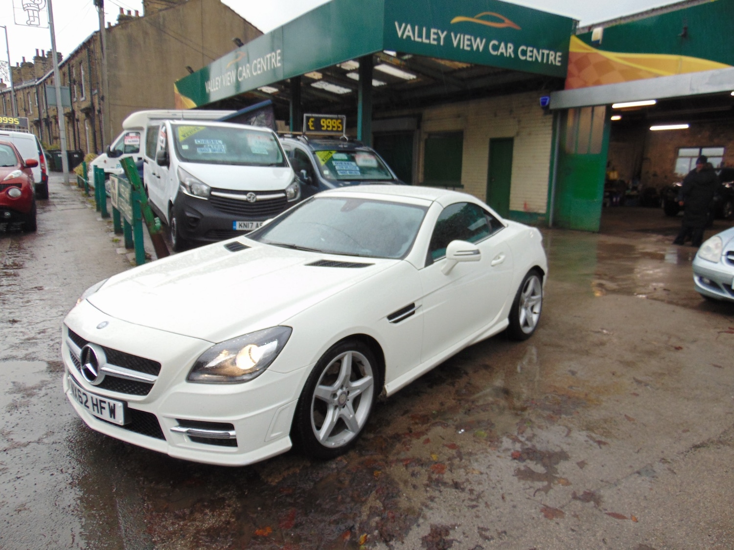 Used Mercedes-Benz SLK 2012 for sale - 76611810: Photo 2