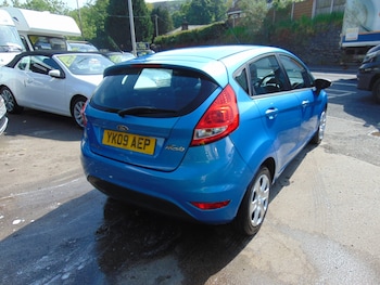 Used Ford Fiesta 2010 for sale - 78733005: Photo