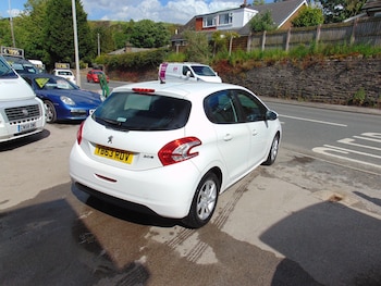 Used Peugeot 208 2014 for sale - 78862326: Photo