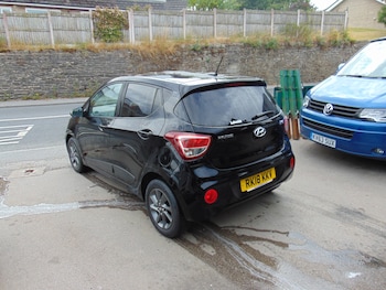 Used Hyundai i10 2018 for sale - 79417486: Photo