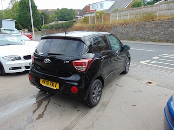 Used Hyundai i10 2018 for sale - 79417486: Photo