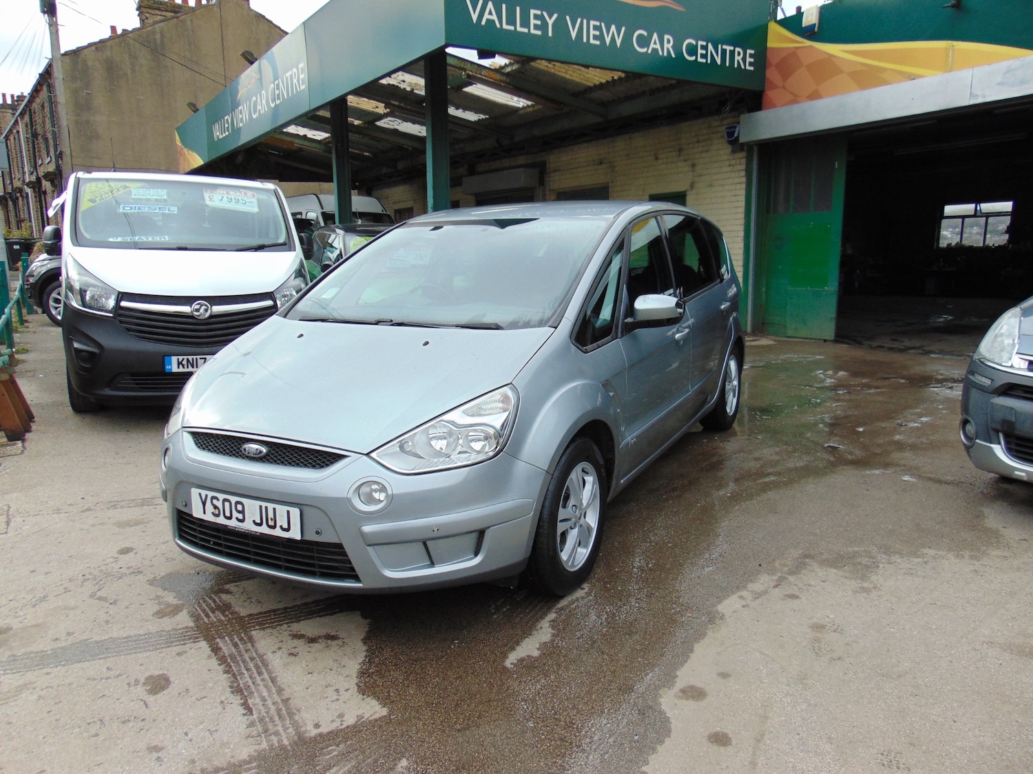 Used Ford S-Max 2009 for sale - 77872508: Photo 2