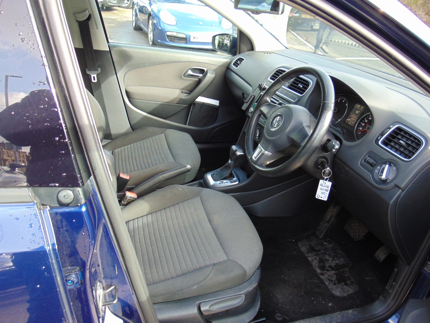 Used Volkswagen Polo 2010 for sale - 77630144: Photo 9