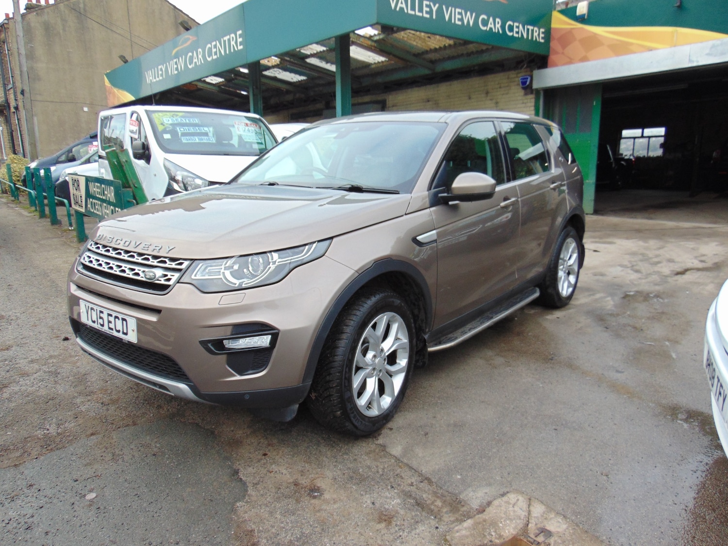 Used Land Rover Discovery Sport 2015 for sale - 77069135: Photo 2