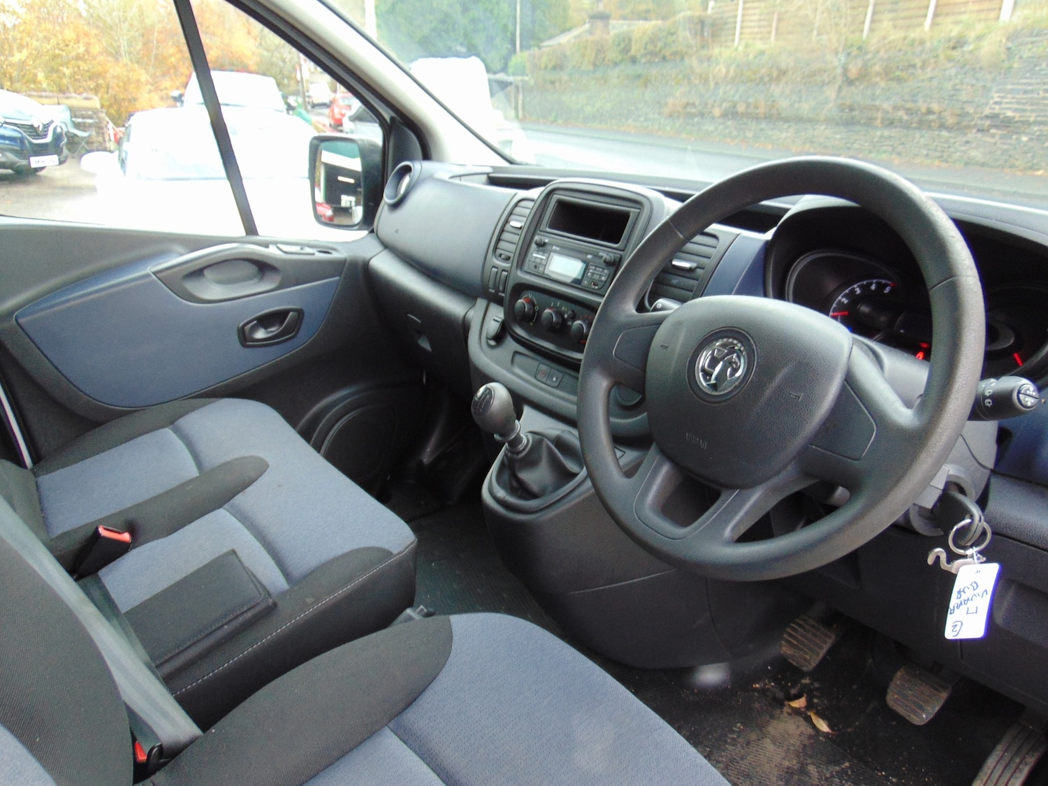 Used Vauxhall Vivaro 2017 for sale - 76413042: Photo 5