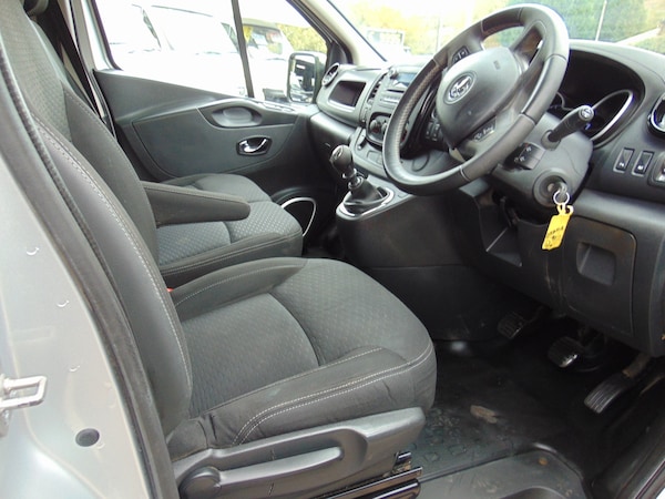 Used Vauxhall Vivaro 2016 for sale - 76207173: Photo 7