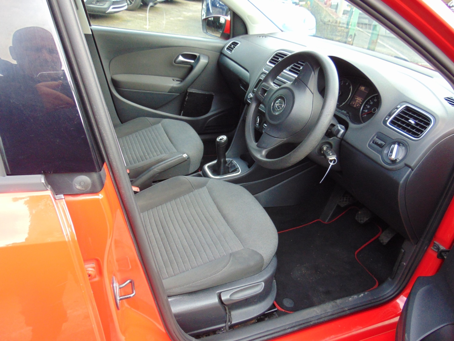 Used Volkswagen Polo 2010 for sale - 77650110: Photo 5