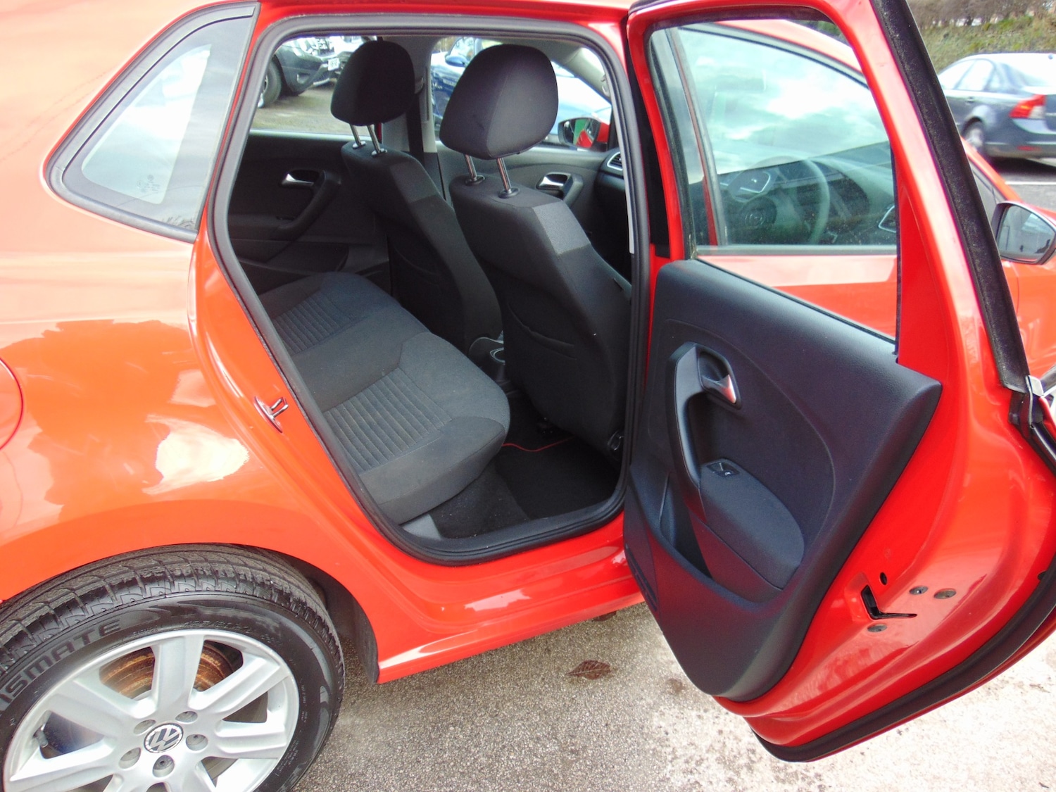 Used Volkswagen Polo 2010 for sale - 77650110: Photo 6