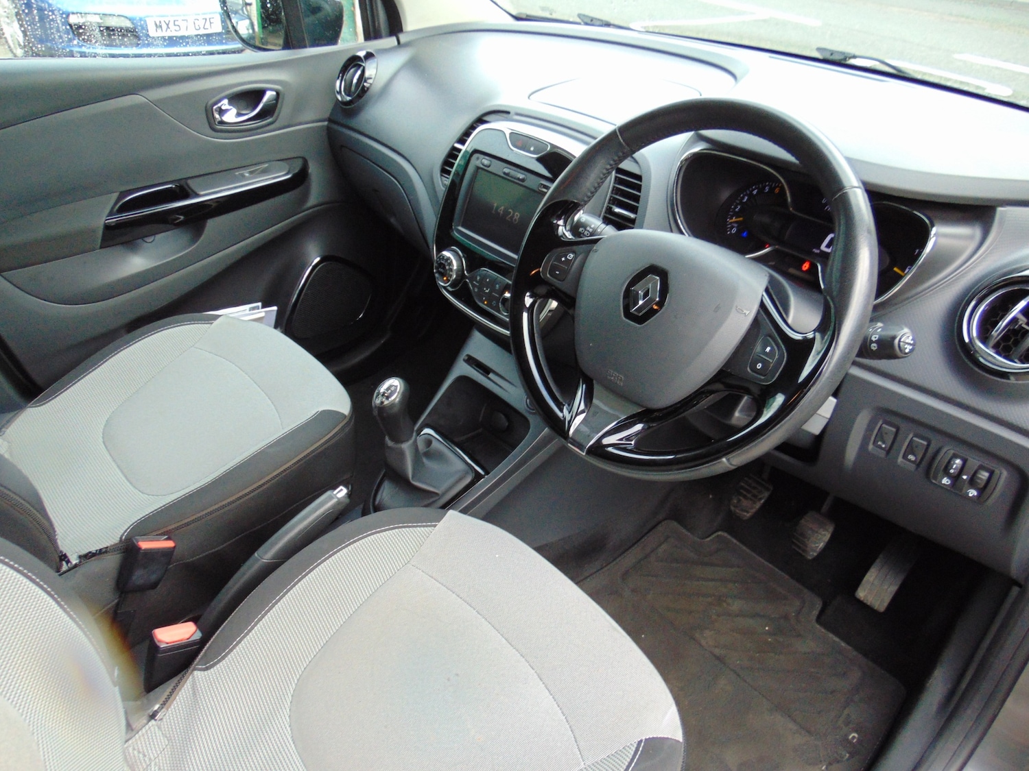 Used Renault Captur 2013 for sale - 77630126: Photo 5