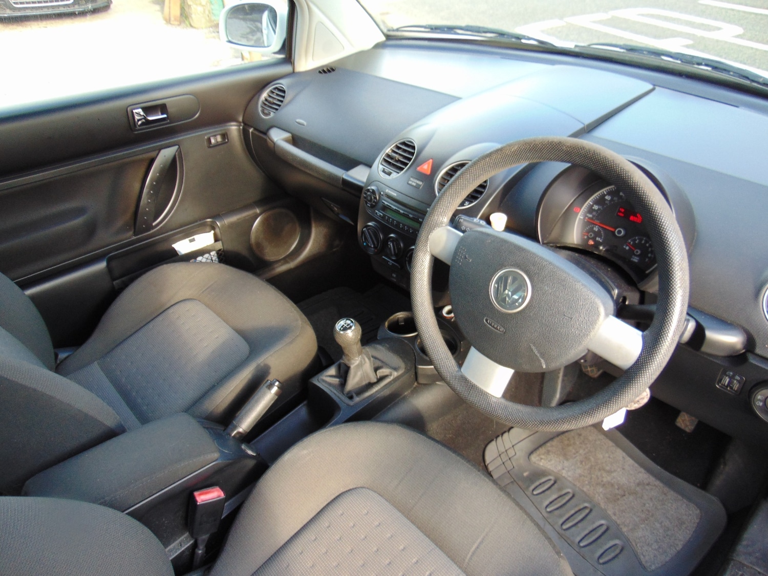 Used Volkswagen Beetle 2010 for sale - 77664955: Photo 5