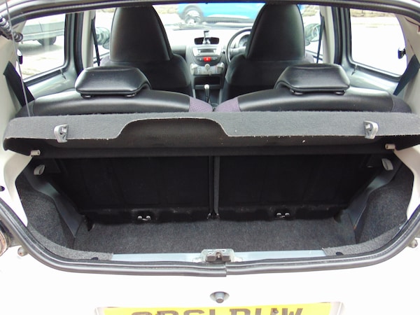 Used Toyota AYGO 2011 for sale - 74204173: Photo 5