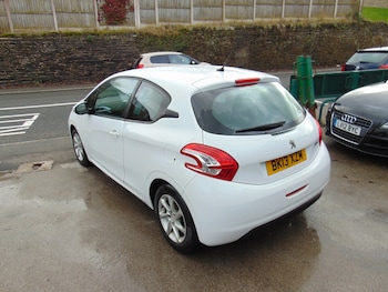 Used Peugeot 208 2013 for sale - 77605558: Photo