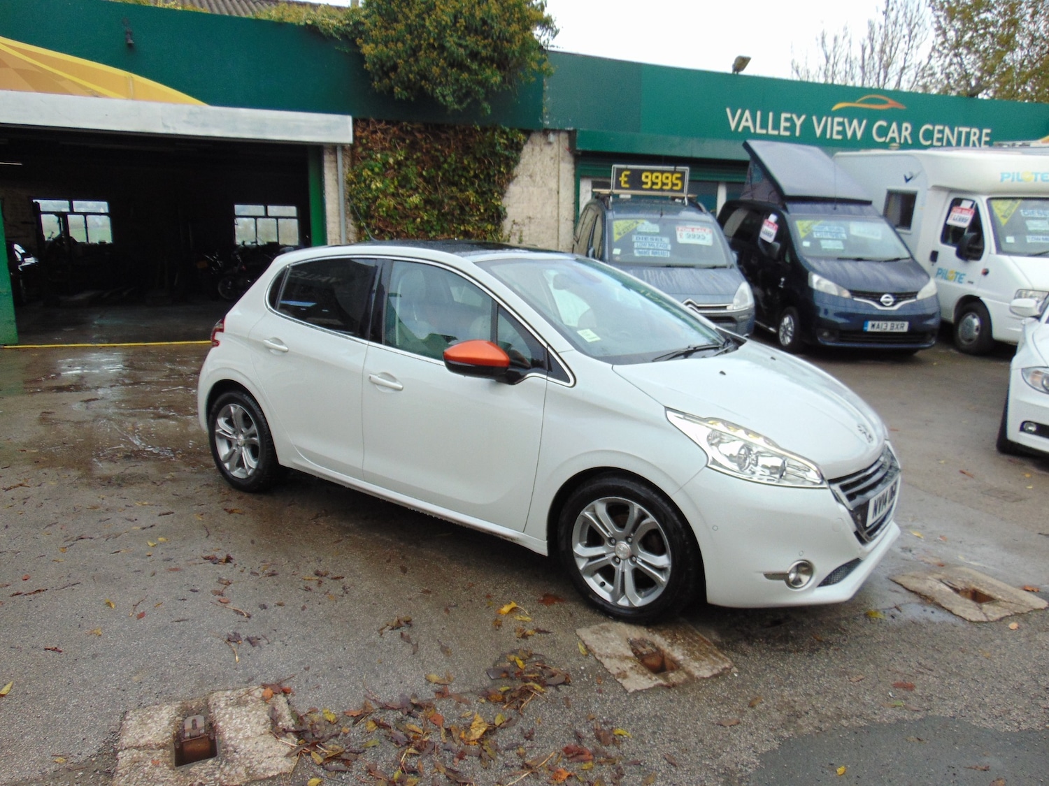 Used Peugeot 208 2014 for sale - 76330984: Photo 1