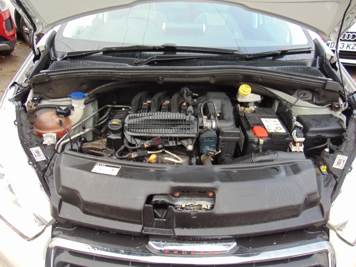 Used Peugeot 208 2014 for sale - 76330984: Photo 8