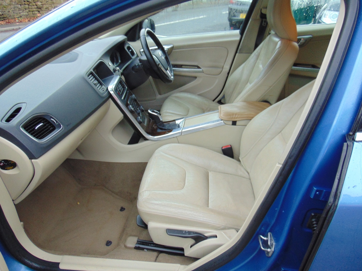 Used Volvo V60 2014 for sale - 76531596: Photo 5