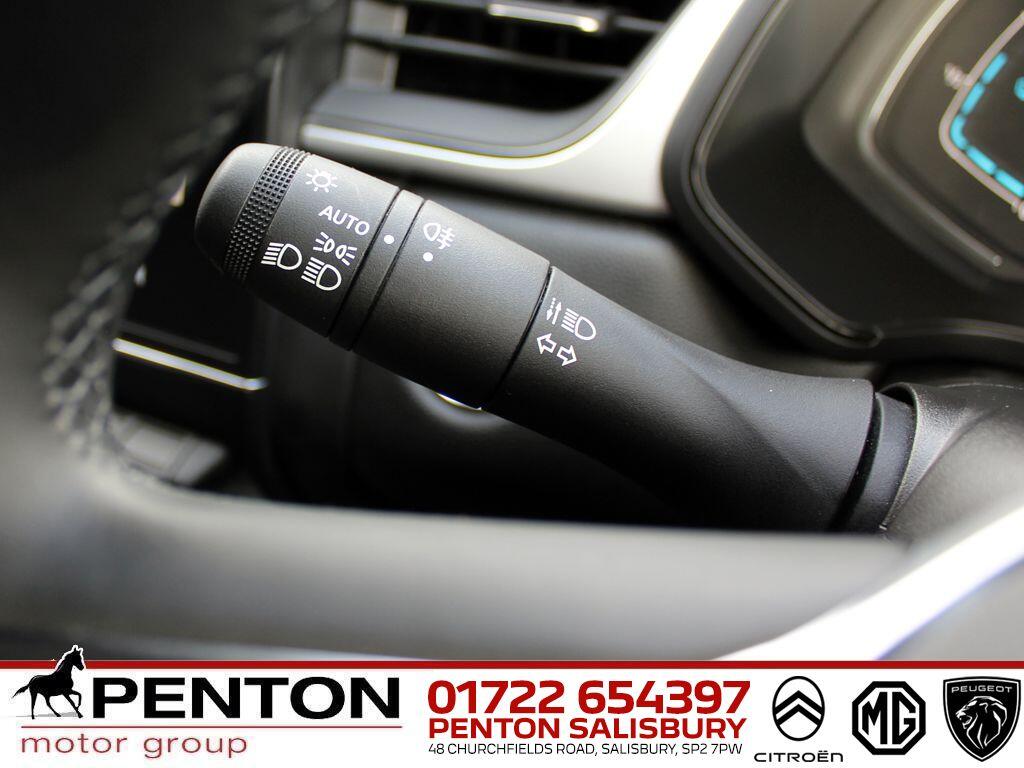 Used Renault Captur 2023 for sale - 76898680: Photo 17