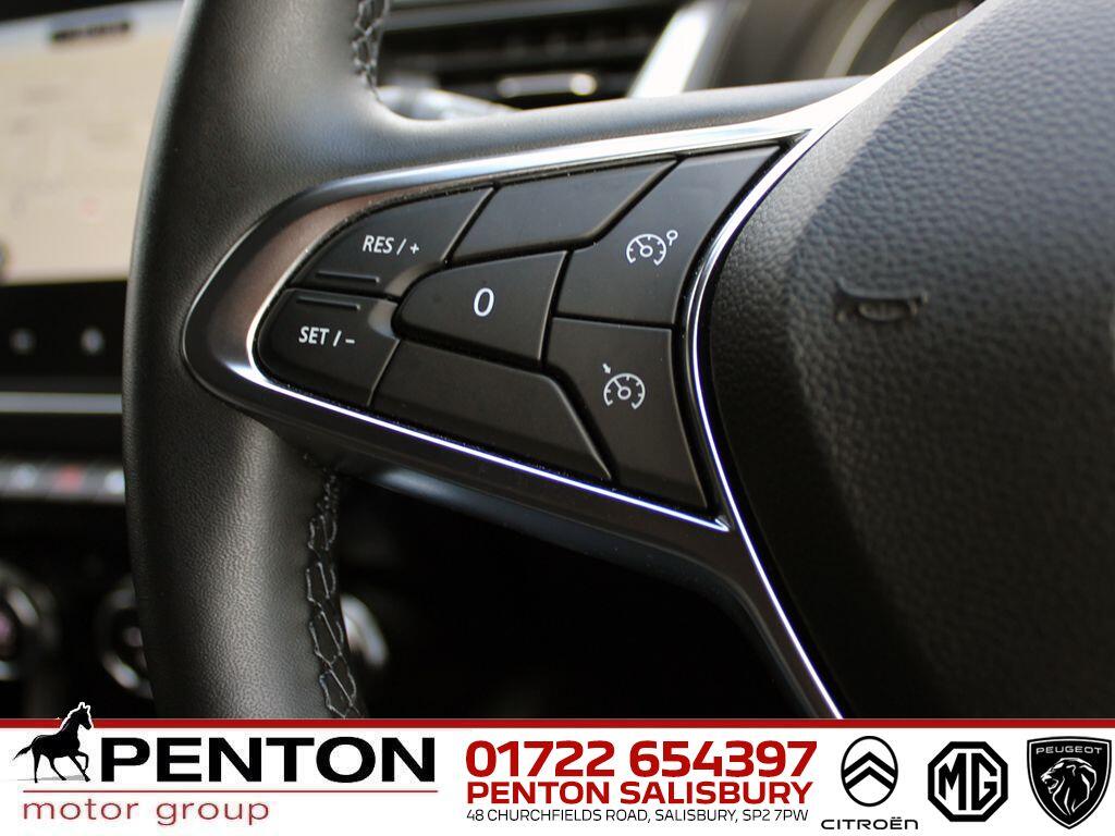 Used Renault Captur 2023 for sale - 76898680: Photo 19