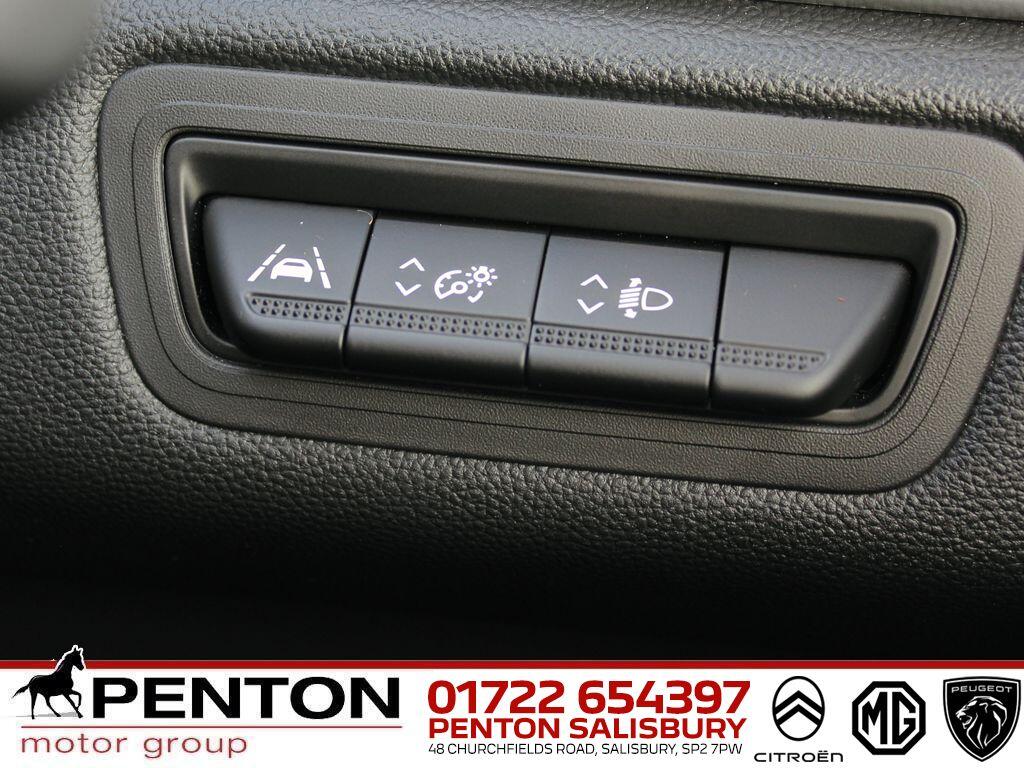 Used Renault Captur 2023 for sale - 76898680: Photo 21