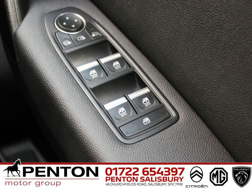 Used Renault Captur 2023 for sale - 76898680: Photo 23