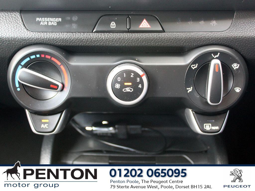 Used Kia Stonic 2021 for sale - 76326587: Photo 10