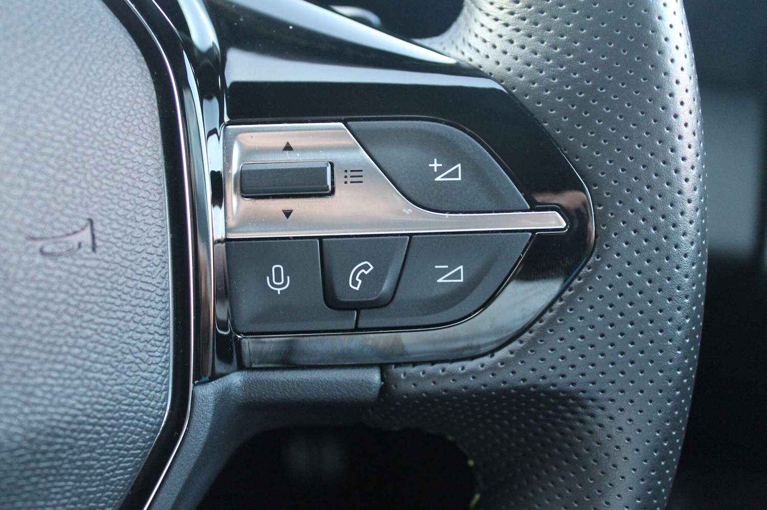 Used Peugeot 408 2023 for sale - 77637778: Photo 11