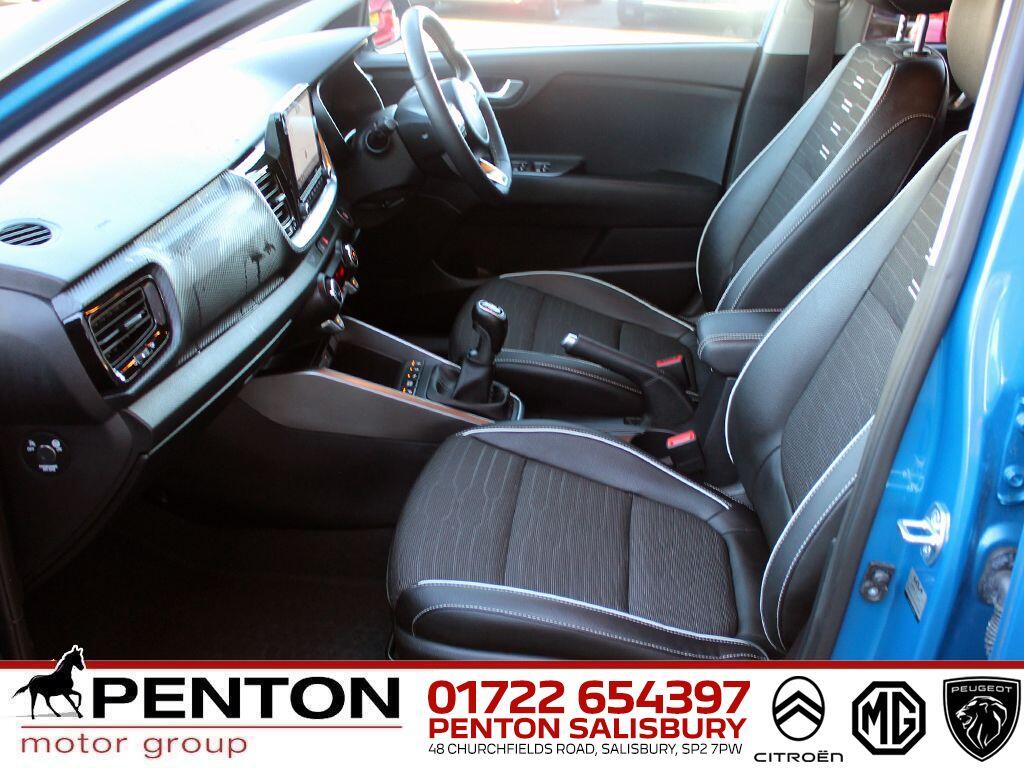 Used Kia Stonic 2023 for sale - 76727219: Photo 2