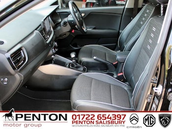 Used Kia Stonic 2023 for sale - 78516039: Photo