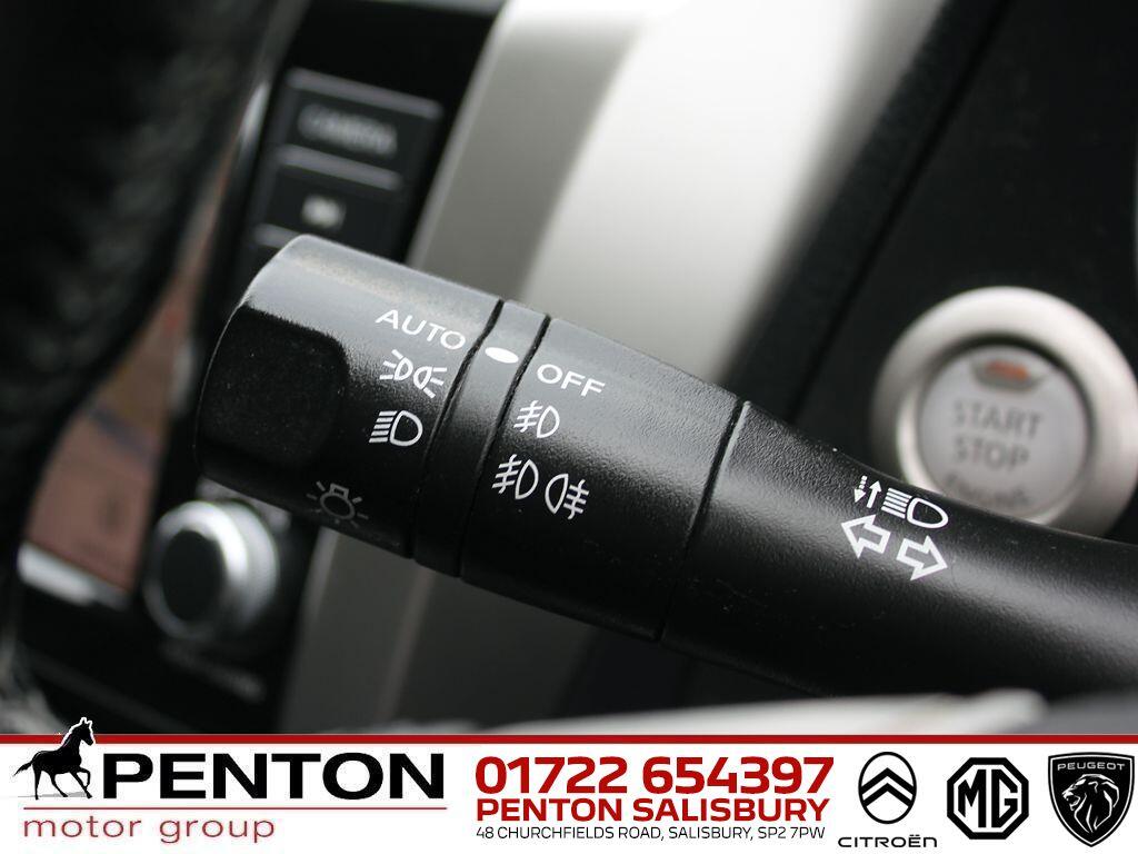 Used Nissan Navara 2020 for sale - 77970204: Photo 20