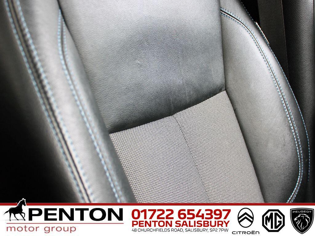 Used Nissan Navara 2020 for sale - 77970204: Photo 25