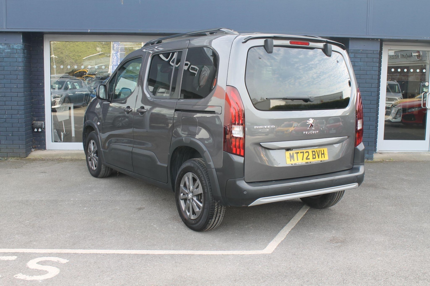 Used Peugeot Rifter 2022 for sale - 77970168: Photo 2