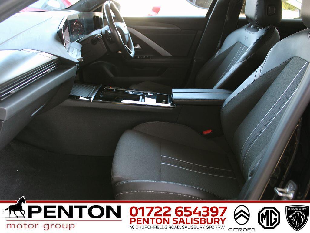 Used Vauxhall Astra 2023 for sale - 77970392: Photo 2