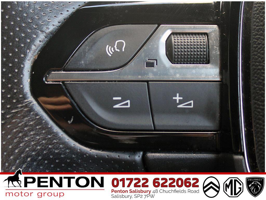 Used Peugeot 2008 2020 for sale - 76522108: Photo 12