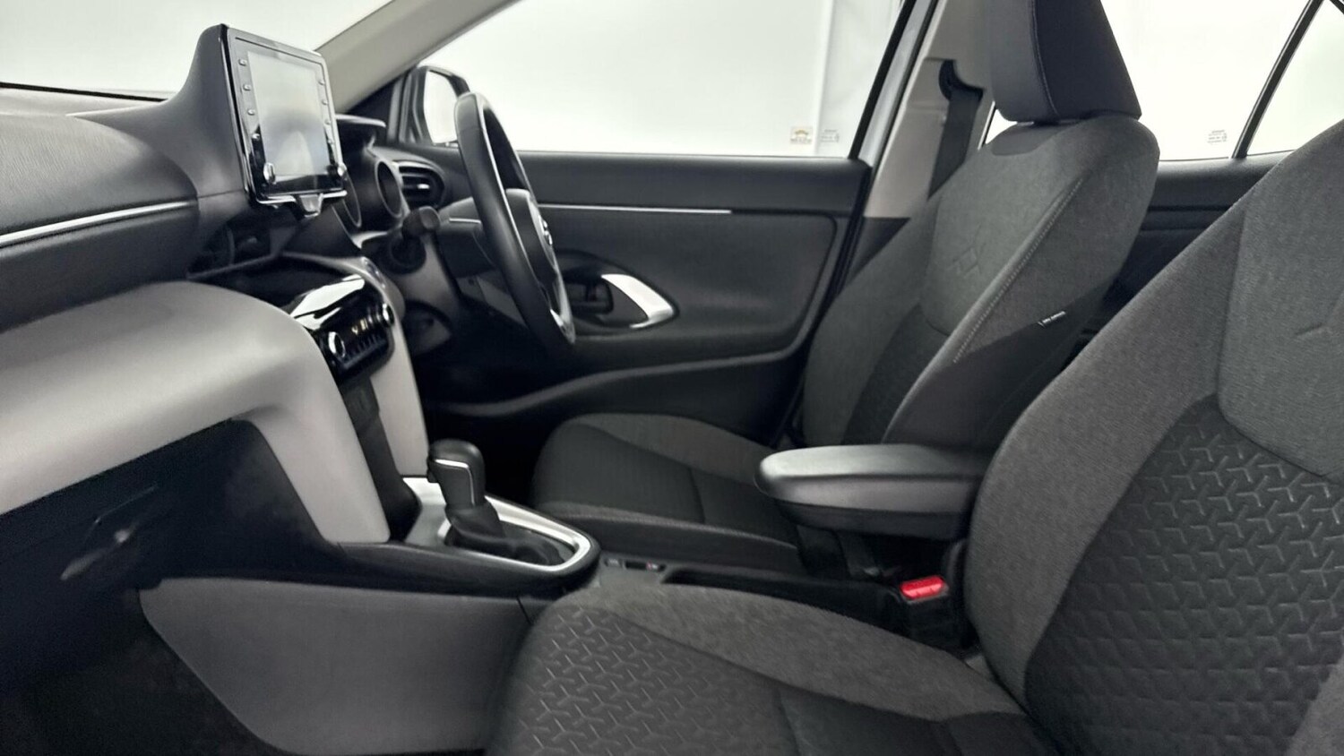 Used Toyota Yaris Cross 2022 for sale - 77636475: Photo 10