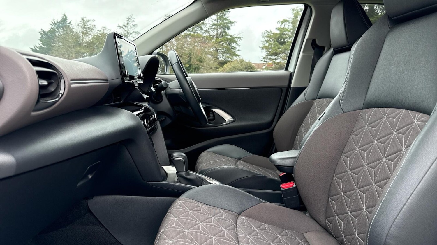 Used Toyota Yaris Cross 2022 for sale - 76675383: Photo 11