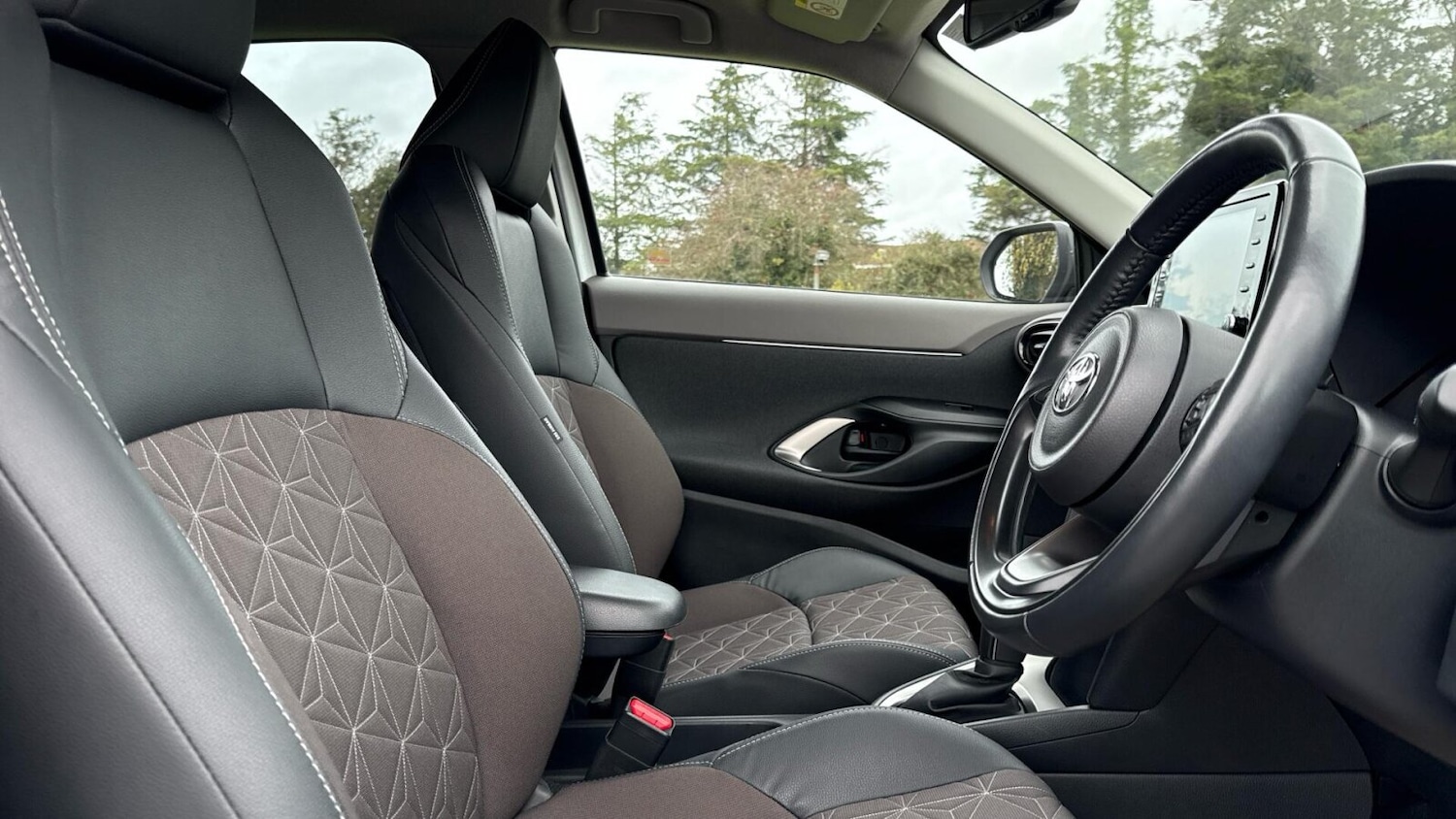 Used Toyota Yaris Cross 2022 for sale - 76675383: Photo 12